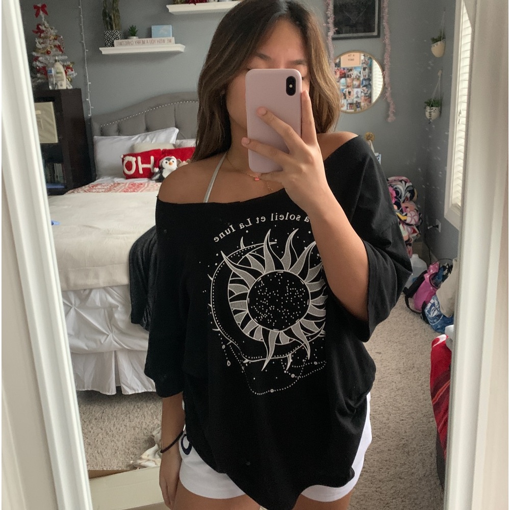 SOLD Black Graphic tee